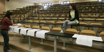 Στον αέρα οι μετεγγραφές 15.000 φοιτητών σε ΑΕΙ και ΤΕΙ