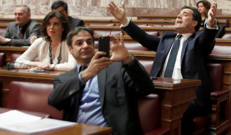 Χαμός στη Βουλή για την κύρωση της Πράξης Νομοθετικού Περιεχομένου (βίντεο-φωτο)