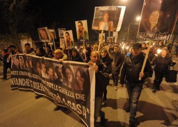 Λαμπαδηφορία μνήμης στη Λ’Άκουιλα, έξι χρόνια μετά τον φονικό σεισμό