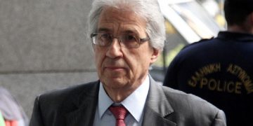 Παραίτηση-βόμβα του αντιπροσώπου της Ελλάδας στο ΔΝΤ