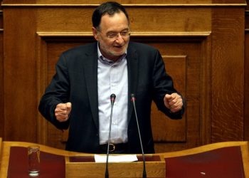 Με τροπολογία Λαφαζάνη κόβονται οι αυξήσεις στους λογαριασμούς της ΔΕΗ