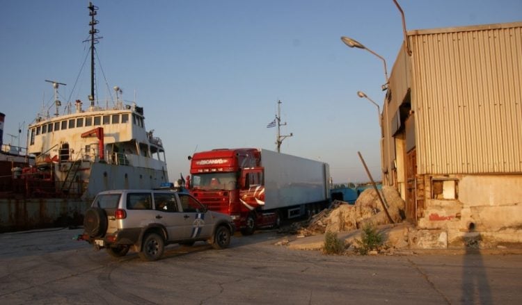Μετανάστης κρύφτηκε κάτω από λεωφορείο και έχασε τη ζωή του