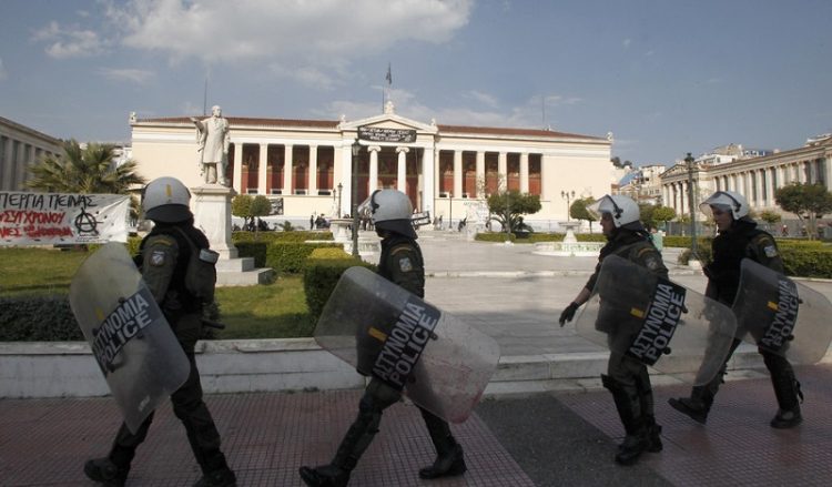 Για 17η μέρα συνεχίζεται η κατάληψη στην πρυτανεία του ΕΚΠΑ
