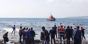 Σε εξέλιξη επιχείρηση διάσωσης μεταναστών στη Ρόδο (βίντεο)