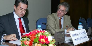 Για κακούργημα ο Ρόντος και υπάλληλοι του ΥΠΕΞ για τα 9 εκατ. της ΜΚΟ