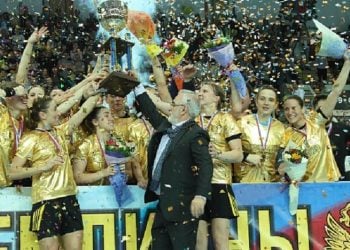 Σήκωσε κούπα στο χάντμπολ ο Ιβάν Σαββίδης!