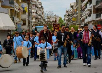 Τεράστια συμμετοχή στο 2ο Πολιτιστικό Ποντιακό Εναγκάλεσμαν στις Σέρρες (βίντεο)
