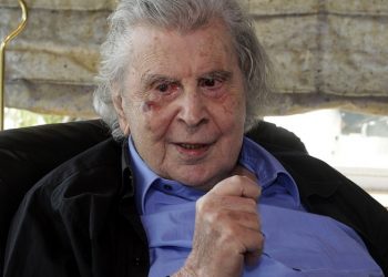 Ο Μίκης Θεοδωράκης μάρτυρας κατηγορίας στη δίκη της Χρυσής Αυγής