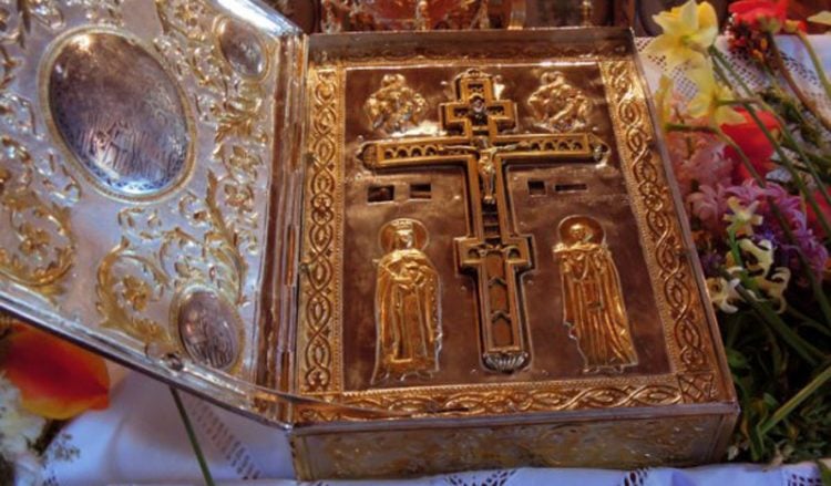 Στα Τρίκαλα ο Τίμιος Σταυρός από την Παναγία Σουμελά
