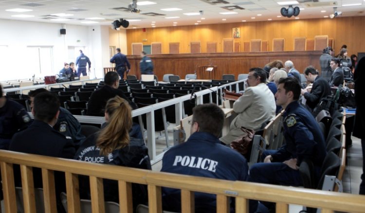 Η Χρυσή Αυγή στο σκαμνί - Ξεκινά η δίκη
