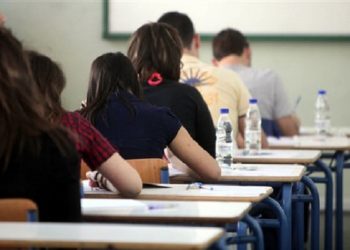 Ανοίγει η αυλαία για τις Πανελλήνιες 2015 με το μάθημα της Νεοελληνικής Γλώσσας