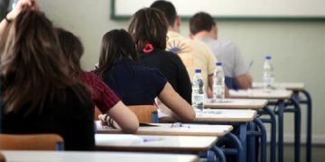 Ανοίγει η αυλαία για τις Πανελλήνιες 2015 με το μάθημα της Νεοελληνικής Γλώσσας