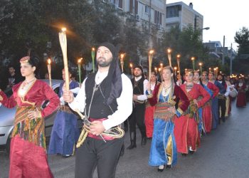 Факельное шествие общества "Фарос" в память о жертвах геноцида греков Понта