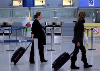 Παραμένει η απειλή απεργίας στα αεροδρόμια το τριήμερο