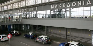 Reuters: Άμεση ιδιωτικοποίηση για περιφερειακά αεροδρόμια και ΟΛΠ