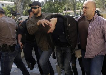 Με λιντσάρισμα απειλήθηκε ο πατέρας-φονιάς της Άννυς Μπορίσοβα (φωτο)