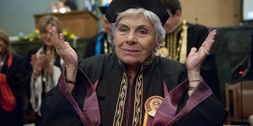 Η Κική Δημουλά επίτιμη διδάκτωρ της Θεολογικής Σχολής του ΑΠΘ