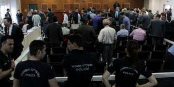Суд по делу партии "Золотая заря" в Греции отложен до 12 мая