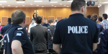 Επεισόδια στη δίκη της Χρυσής Αυγής, πρωταγωνιστές οι «Πυρήνες»