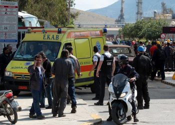 Νεκρός και δεύτερος εργαζόμενος από τη φωτιά στα ΕΛΠΕ