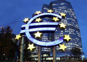 Διχασμένη η ΕΚΤ για την πολιτική που θα ακολουθήσει λόγω Covid-19