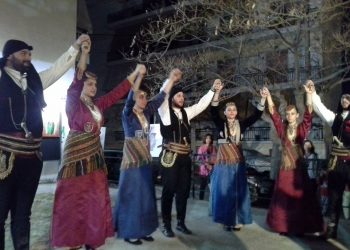 Ο Πόντος στη σκηνή της μουσικής παράστασης «Σκιών καμώματα με φωτεινά τραγούδια»