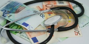 Συνελήφθη 51χρονος γιατρός για φακελάκι