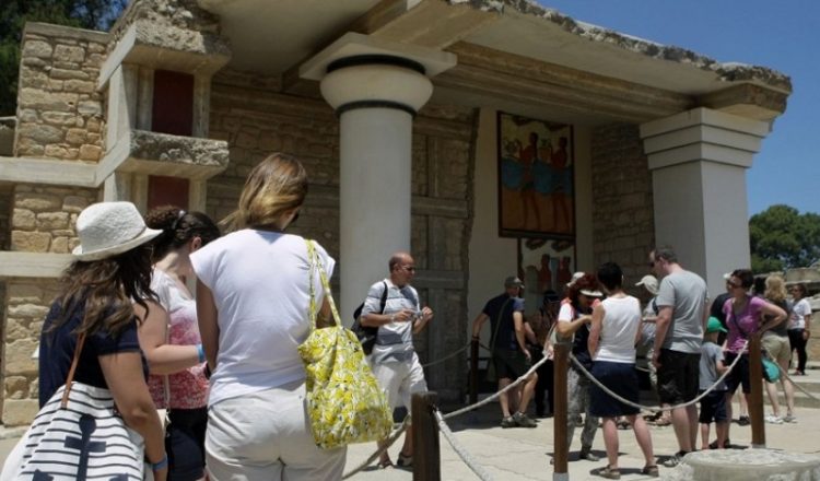 Τραυματισμός Ρώσων τουριστών στην Κνωσό, μετά από πτώση κεραυνού
