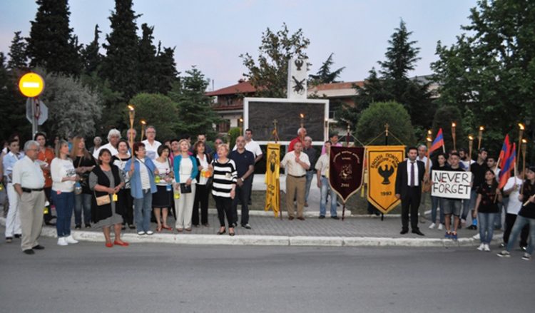Ποντιακοί σύλλογοι ενώθηκαν σε λαμπαδηδρομία για τη Γενοκτονία των Ποντίων