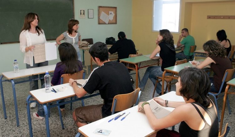 Καταργείται η Τράπεζα Θεμάτων, επανέρχεται ο μέσος όρος του 9,5 για προαγωγή στο Λύκειο