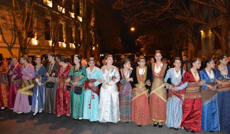 Μολότοφ στο πρώην υπουργείο Εμπορίου στην Κάνιγγος