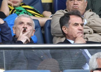 Μελισσανίδης: Ξυπνήστε για να μην διώξω κανέναν από τώρα!
