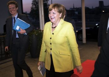 Μέρκελ: «Ναι» στο ΔΝΤ, «όχι» στο κούρεμα