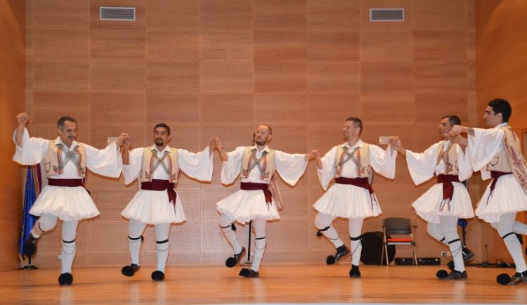 Народные танцы всей Греции на 30-летии общества "Момогери" (фото-видео)