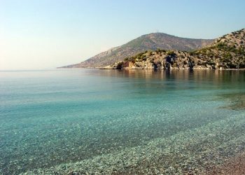 Ποιες είναι οι καλύτερες παραλίες της Αττικής