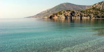Ποιες είναι οι καλύτερες παραλίες της Αττικής