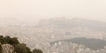 Αίθριος καιρός το Σαββατοκύριακο με νεφώσεις και σκόνη