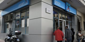 Συγκινητική ανταπόκριση του κόσμου στα ευχοστολίδια του ΟΠΑΠ