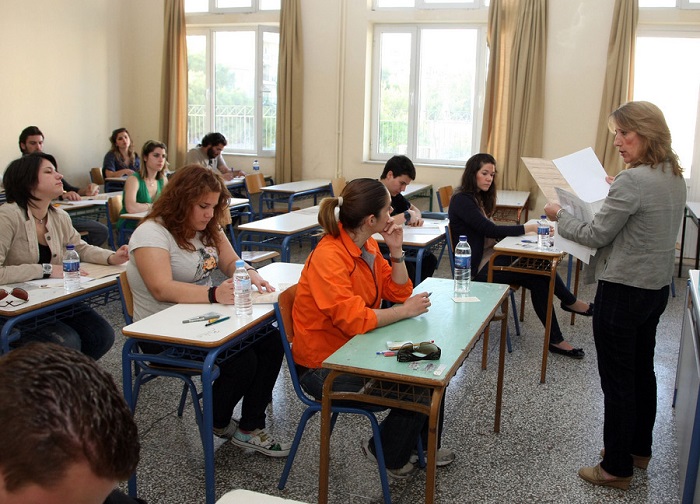 Πανελλήνιες 2015: Σε ποια μαθήματα διαγωνίζονται αύριο οι υποψήφιοι