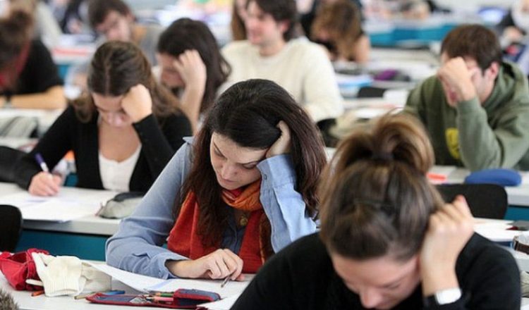 Αλλάζει πάλι το σύστημα των Πανελληνίων