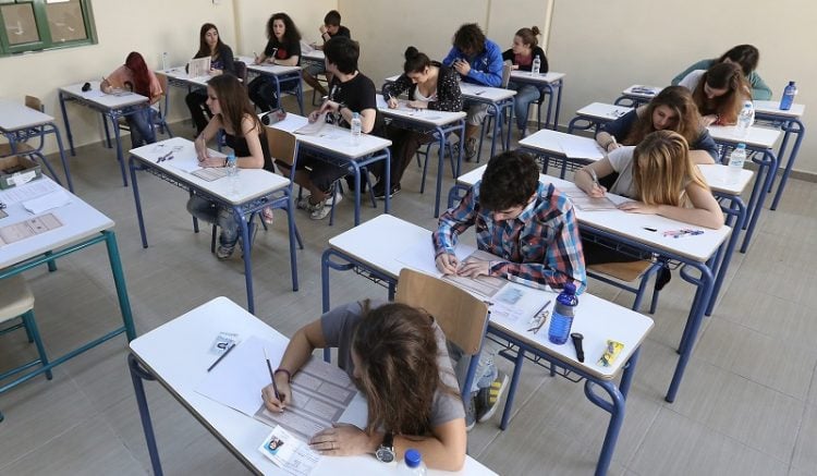 Πανελλήνιες 2015: Δείτε τα θέματα της Ιστορίας και της Φυσικής