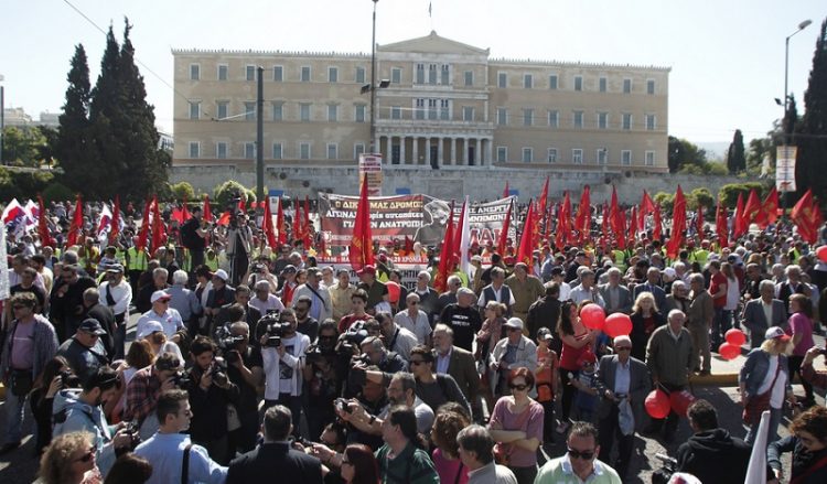 Εργατική Πρωτομαγιά 2015: Δέκα φωτογραφίες από τις πορείες