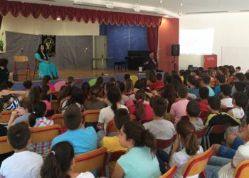 Παιδιά δημοτικού στη Ρόδο μαθαίνουν για τη Γενοκτονία των Ποντίων