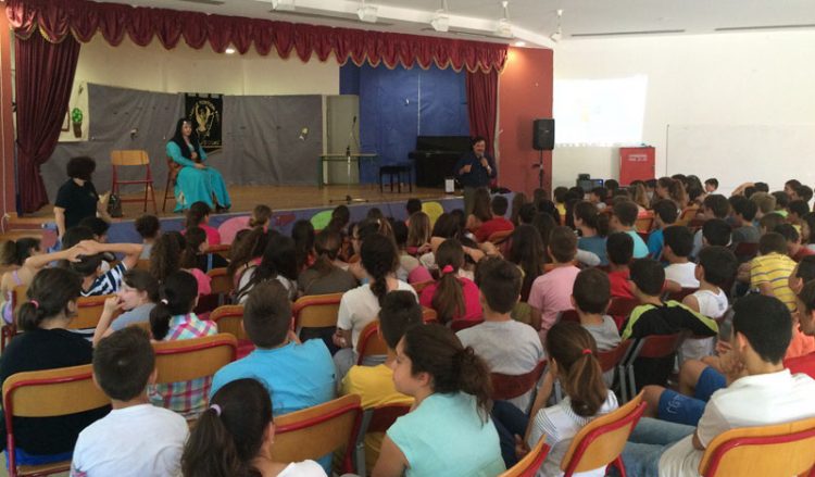 Παιδιά δημοτικού στη Ρόδο μαθαίνουν για τη Γενοκτονία των Ποντίων