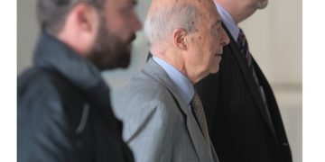 Η κατάθεση Σημίτη για τα εξοπλιστικά καίει τον Άκη Τσοχατζόπουλο