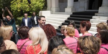 Το ευχαριστώ του Τσίπρα στις καθαρίστριες