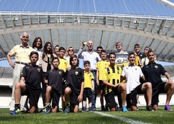 Η ΑΕΚ παρουσιάζει τα διαρκείας της σεζόν 2015-16