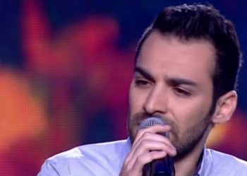 The Voice: Με συγκινητικό ποντιακό τραγούδι ο Κώστας Αγέρης πέρασε στον ημιτελικό (βίντεο)