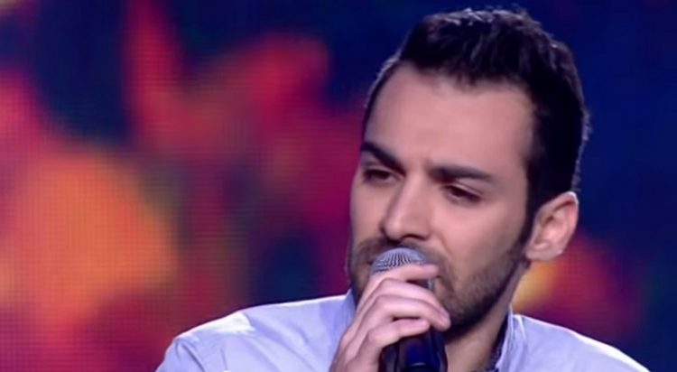 The Voice: Με συγκινητικό ποντιακό τραγούδι ο Κώστας Αγέρης πέρασε στον ημιτελικό (βίντεο)