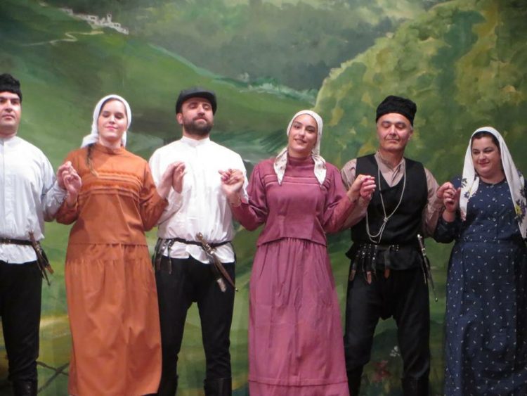 Τελετή αποφοίτησης του χορευτικού τμήματος των «Αργοναυτών-Κομνηνών»